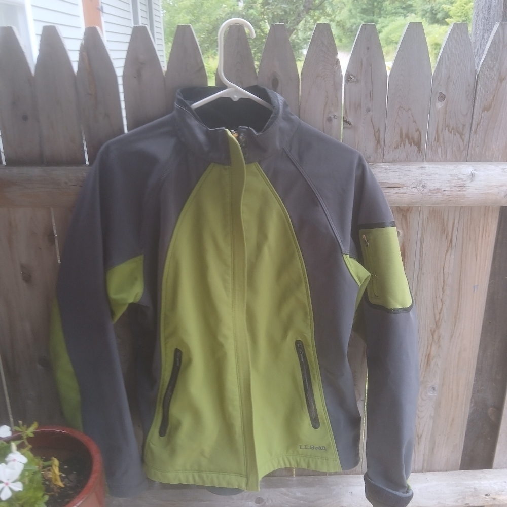 L.L. Bean Womens soft shell OAKMS full zip Jacket size L